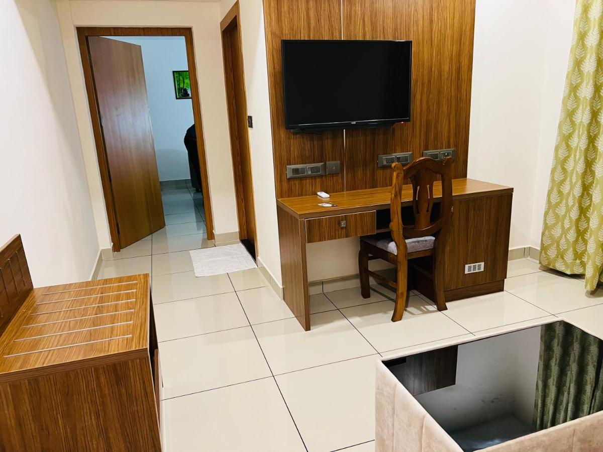 Hotel Seapark Коллам Экстерьер фото